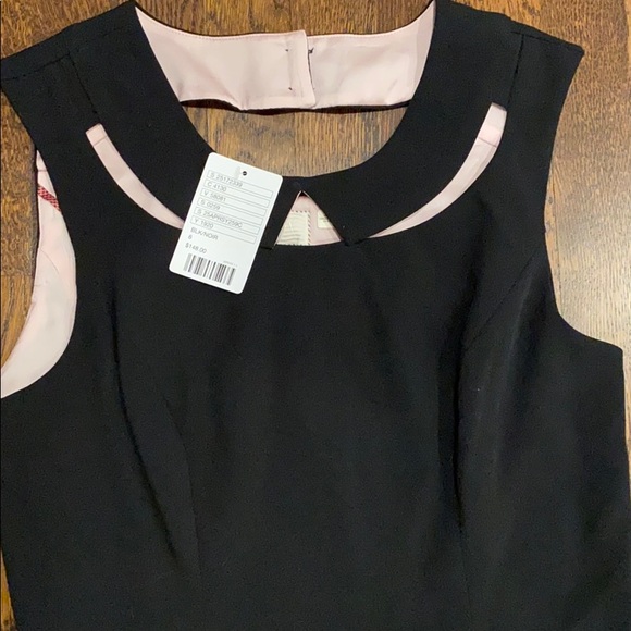 Black dress - Picture 2 of 4